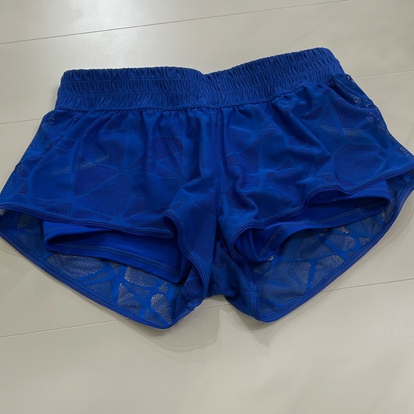 Lululemon shorts - Picture 2 of 12
